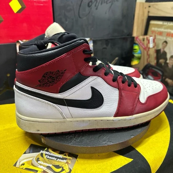 Nike Jordan 1 Retro Chicago 2020 size 12 - Picture 2 of 5